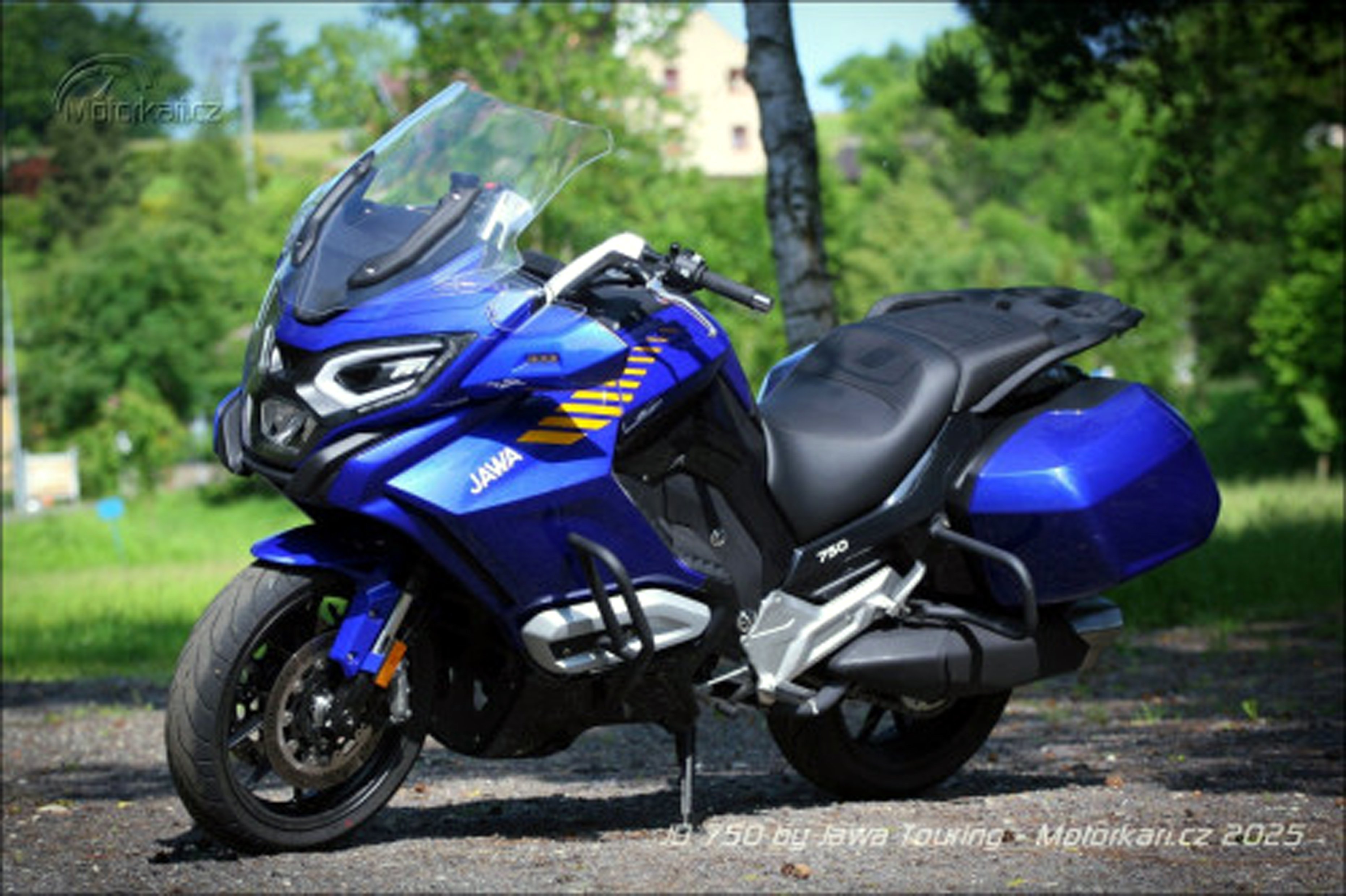 JD 750 by JAWA Touring